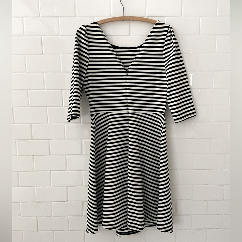 Black and White Dress - Picture 2 of 5